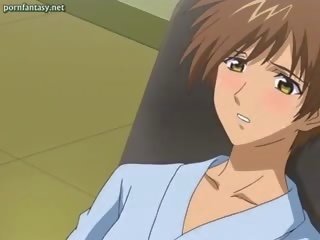 Sexy anime perëndeshë duke e lagur kastor humped